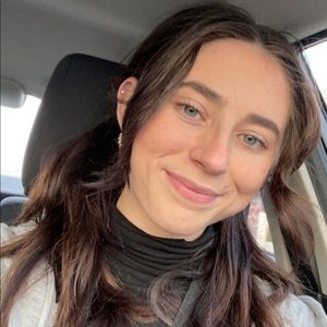 Meet your Posher, Lauren